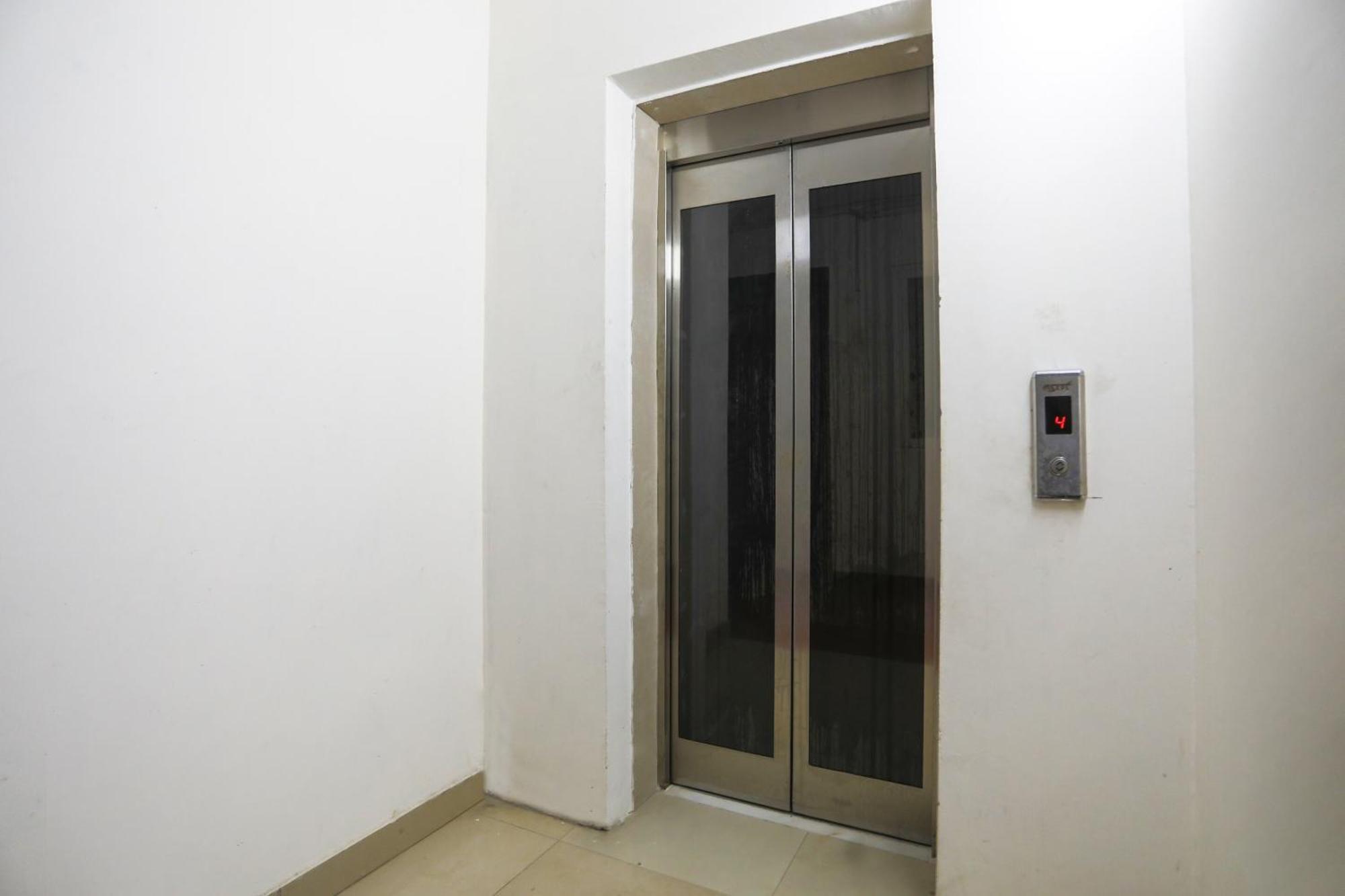 Hotel O Jsb Hotel Faridabad Eksteriør billede