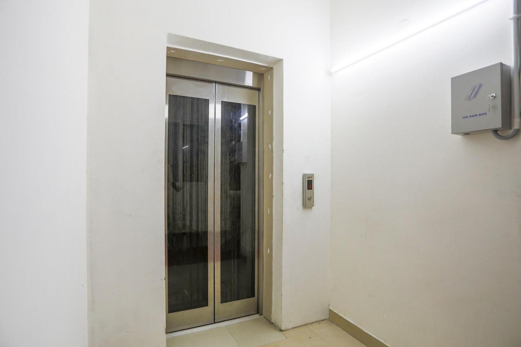 Hotel O Jsb Hotel Faridabad Eksteriør billede